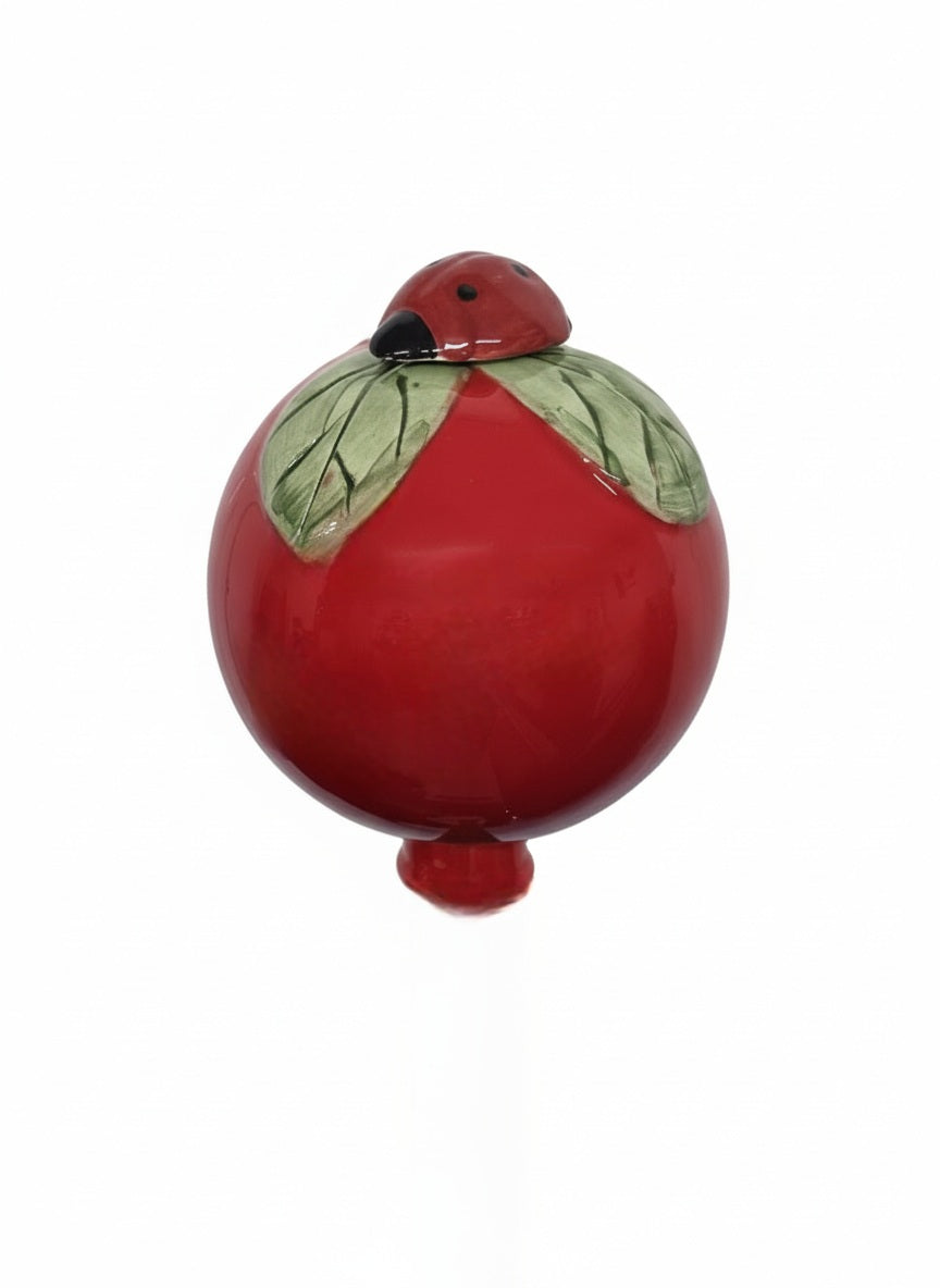 Rote Gartenkugel aus Keramik mit Marienkäfer | Balkon & Garten