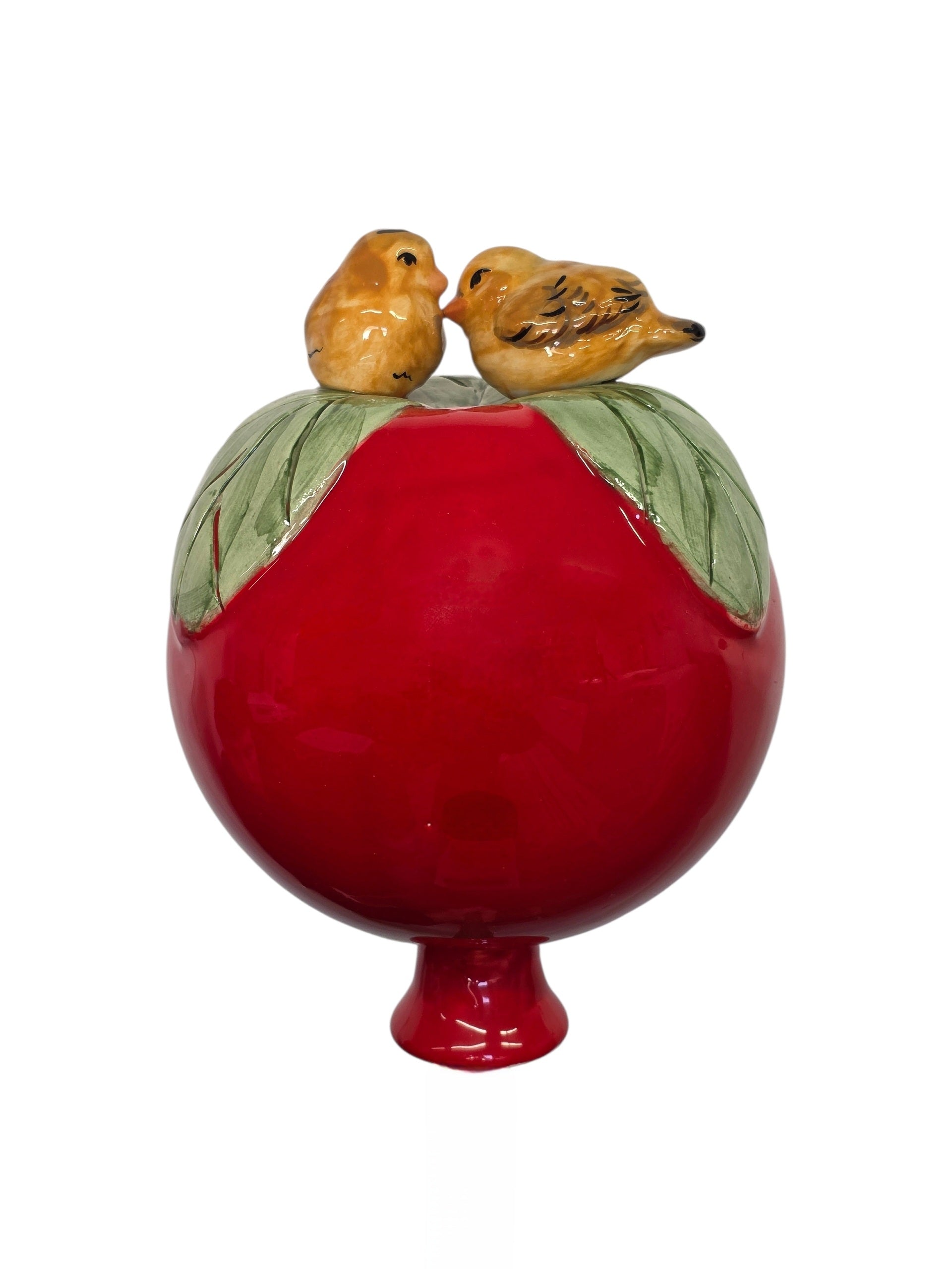 Rote Gartenkugel aus Keramik mit hellem Vogel-Paar | Balkon & Garten